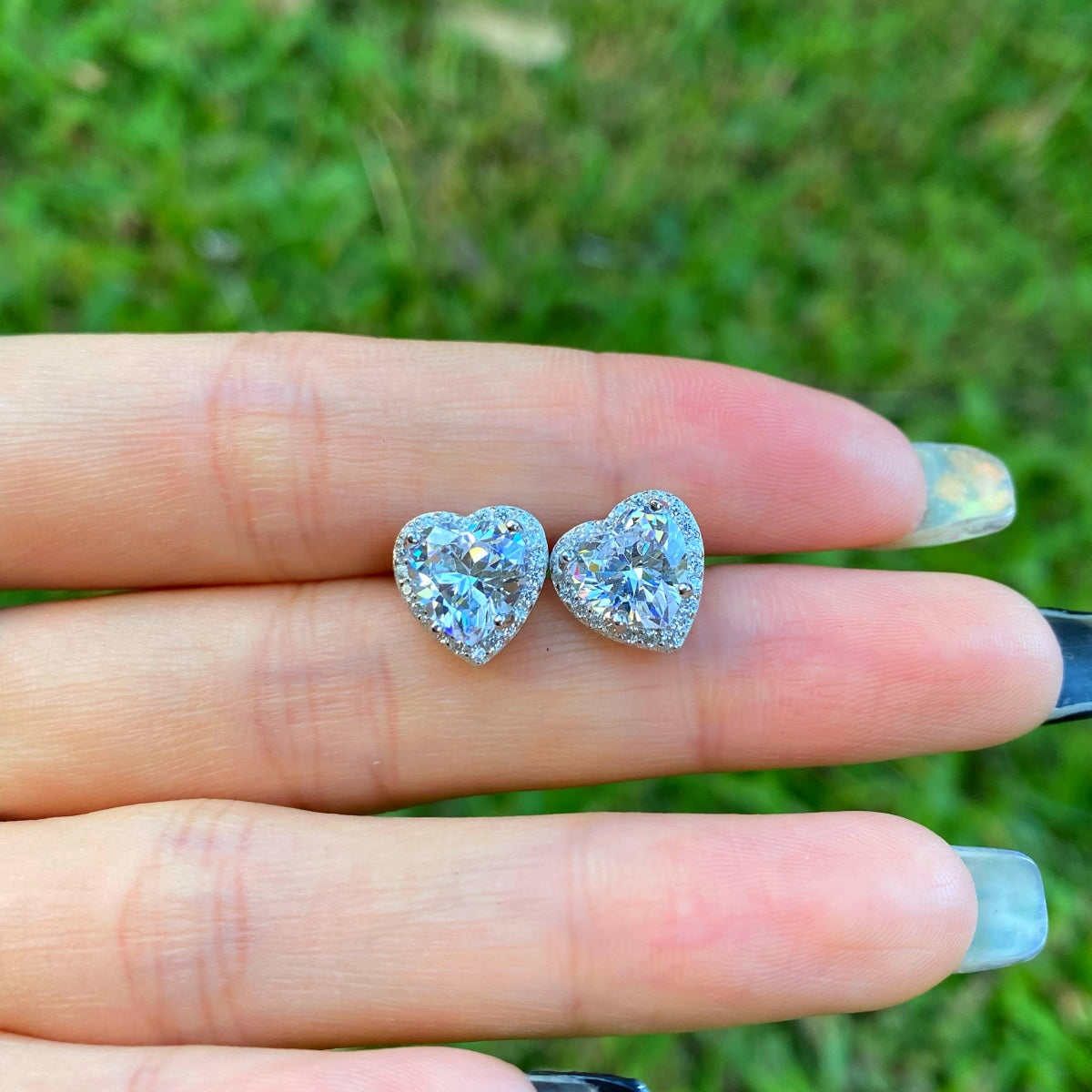 [Vivid Aurora]Sparkling Heart Shape Lover Earrings