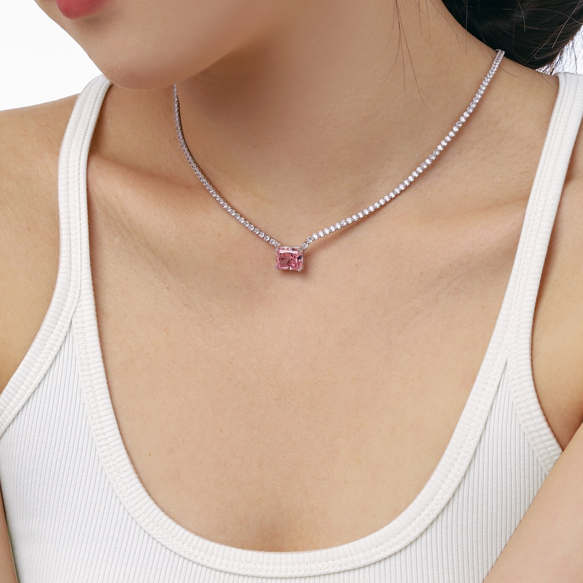 [Vivid Aurora]4.0 Carat Elegant Radiant Cut Necklace